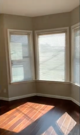 bed - 4 br 2 ba with in-unit laundry on the top floor Apartments