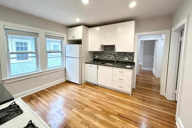 kitchen - 4 Bed 1 Bath In Unit Laundry Mission Hill