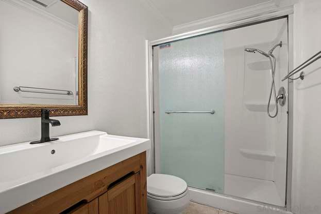 Bathroom - Great location close to public transportation and shopping center