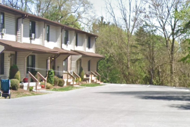 Outside Street View - 3 Bed / 1.5 Bath Town Home in Bellefonte for Rent