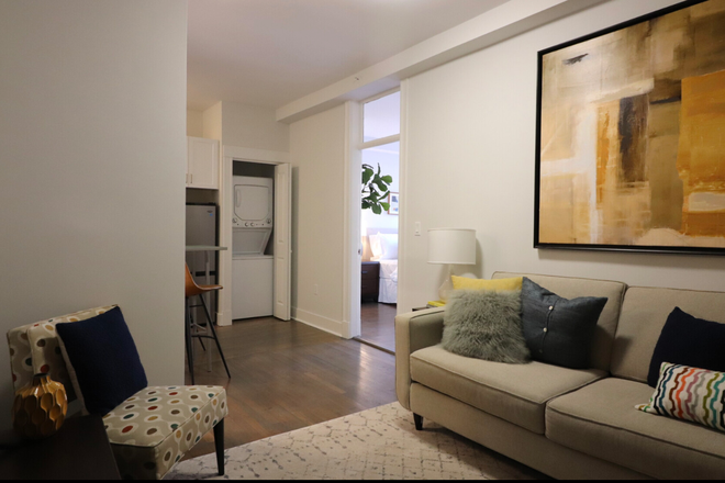 - - NO BROKER FEE 2 BED 1 BATH FENWAY