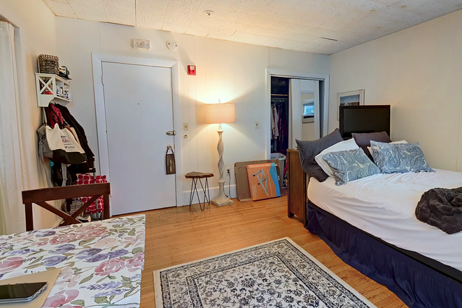 Living Space - Beacon St Studio Brookline Apartments