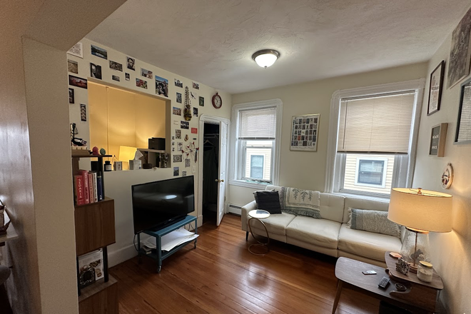 1 - SEPT 2026 – Inman Square 1 Bed, Pet Friendly & Laundry in Building! No Broker Fees!