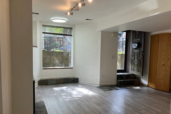 Living room - 2b1b available September 15th Apartments