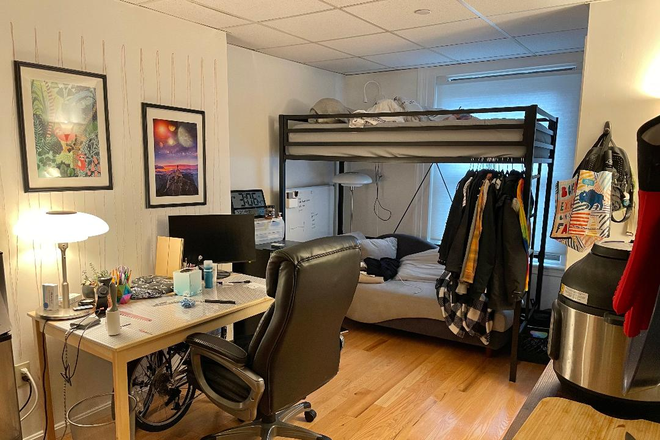 STUDIO - NO BROKER FEE - UNFURNISHED BACK BAY STUDIO AT 405 BEACON STREET AVAILABLE 9/1/2026
