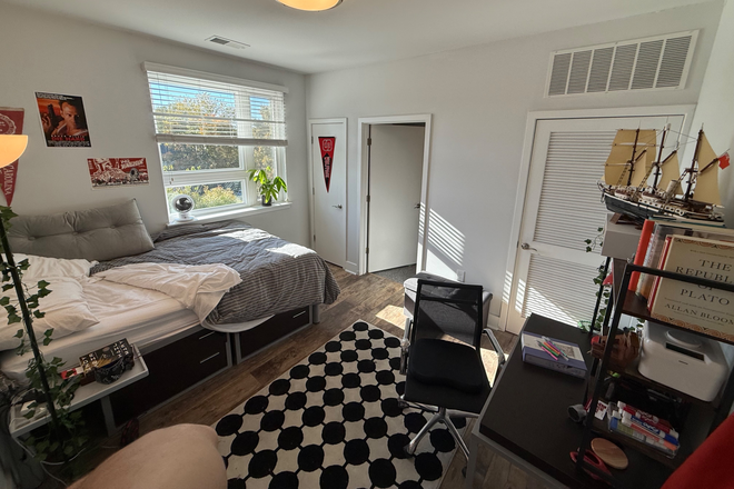 Bedroom - Live on Hillsborough Apartments, Fully Furnished, 0.5 mile to Bell Tower