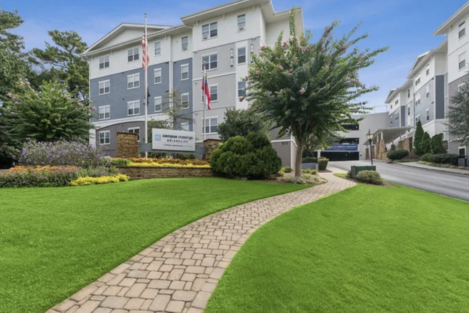 Outside street view - Private bedroom and bathroom in 3 bed apartment - Campus Crossings Briarcliff