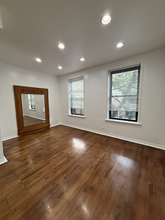 Living Room - Bright Spacious 2 bedroom apartment close to Campus
