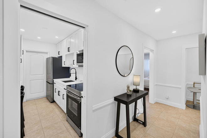 Kitchen - Student housing near LAS OLAS Duplex