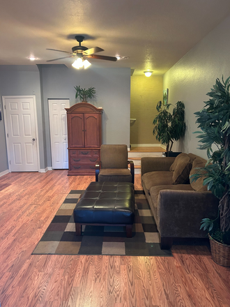 1st floor lounge area - 3rd floor bedroom, 14' ceilings