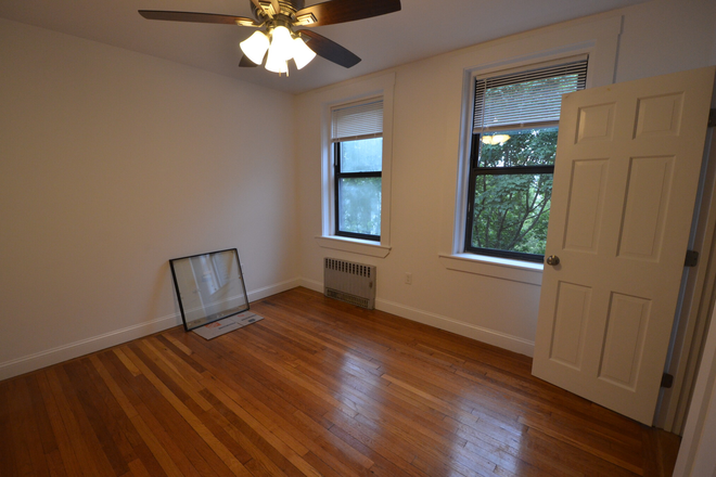 BEDROOM2 - 2 Bedroom Apt on Saint Stephen St - Available 9/1/26 - Close to Campus!