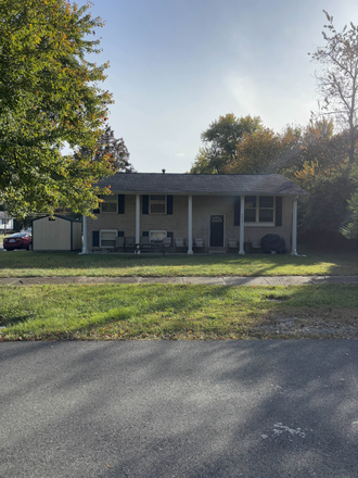 Street view of the house - House close to campus