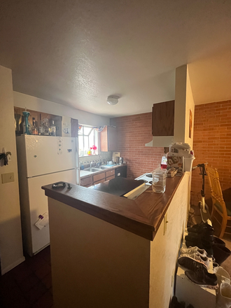 Kitchen - 1850 Goss St