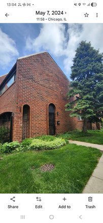 Garden Court Entrance - Roommate wanted! Racine/Taylor best location.