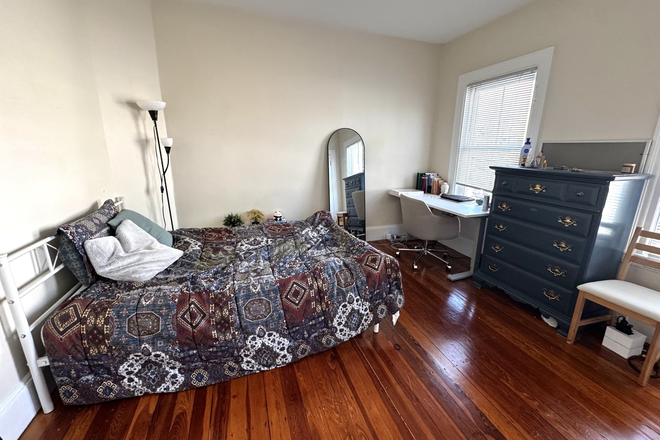 Bedroom - Summer Sublet - Sunny 1BR in a spacious house on Wendell St.