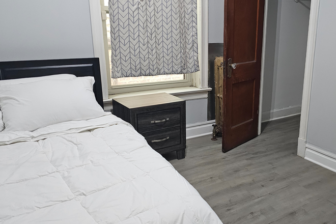 2nd bedroom angle 2 - Fully Furnished 2BR | All Utilities Included | Ideal for UIC Students/Professionals Apartments