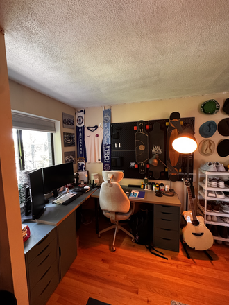 Bedroom - Large 3Bed / 1.5 Bath Apartment — Spring Sublet Near Boston College Campus (In Unit Laundry)
