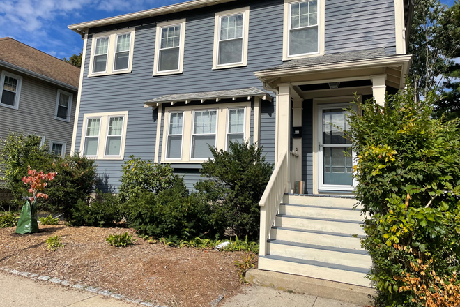 Exterior - Sunny 2BR in Arlington steps from 77 Harvard Bus/87 Davis Sq bus/walk to Alewife or comm rail Apartments