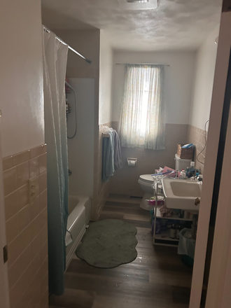 Bathroom - SUMMER SUBLET CLOSE TO CAMPUS House