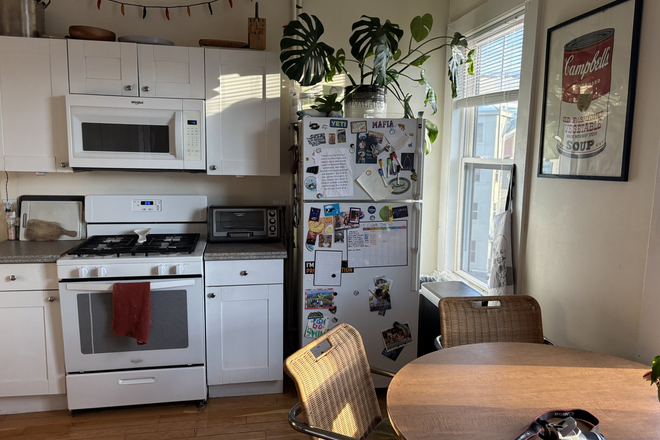 Bedroom - 4 Bed Available 9/1/26! *CONTACT NOAH 603-470-8181 Apartments