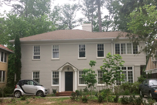 front of house - Room in beautiful Druid Hills house blocks from Emory