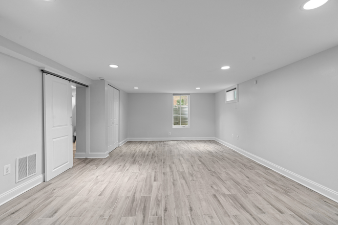 Main room - Beautiful Large Studio in Bethesda