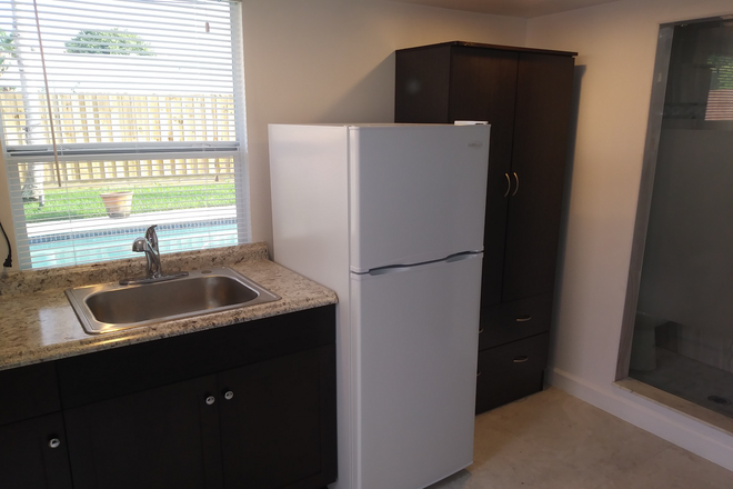 room - Efficiency Room for Rent House