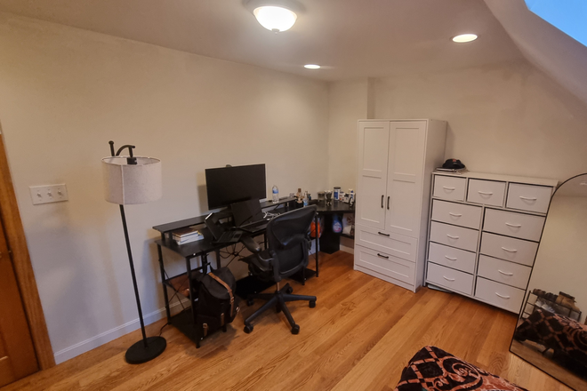 Furnished bedroom - (May is rent free!) | Sublease | May 15 – August 31