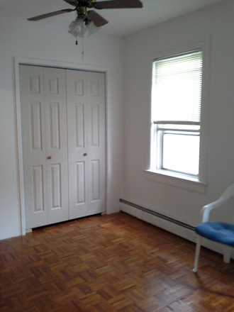 bedroom - 2 bedroom/1 bath/ parking and laundry included-5 rooms Triplex