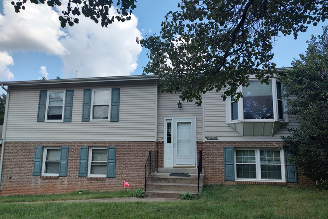 Exterior Front - ROOMS FOR RENT SHARED HOUSE
