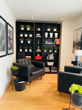 MF READING LOUNGE - BLOOR HURON,$1650-1825/M,FURNISHED,2F,PRIVATE/ENSUITE BATH,UNMATCHED CONVENIENCE,ROBARTS,ATHLETE CEN