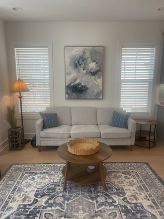 Living room - Townhome close to campus