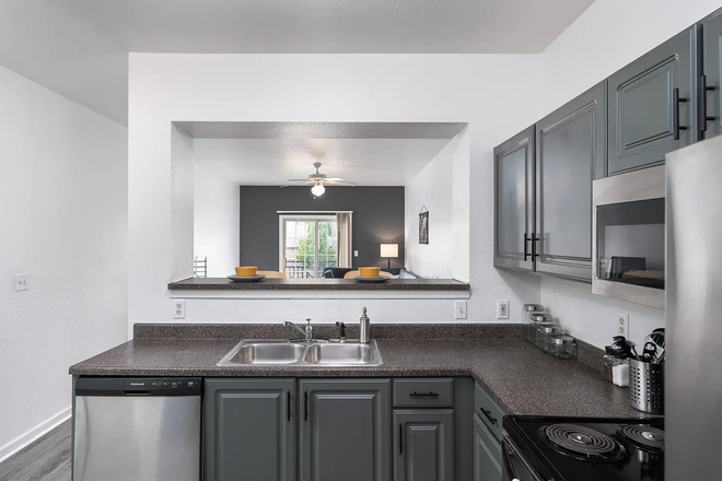 kitchen - Station 21 Relet Apartments