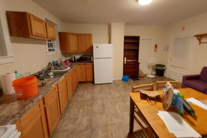 Kitchen - Rooms available in furnished 3 Bedroom Apartment $770 per person per month