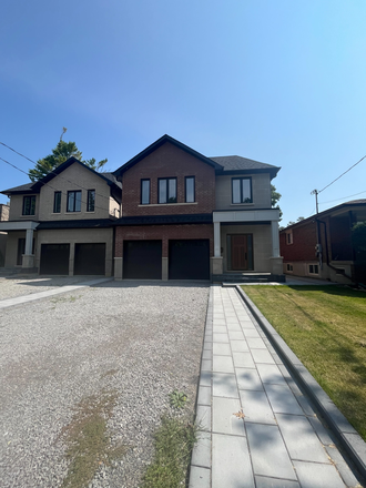 outside view (white house) - Basement 1 furnished Bedroom, 10 minute walk from UTSC shared with 1 muslim female roommate.
