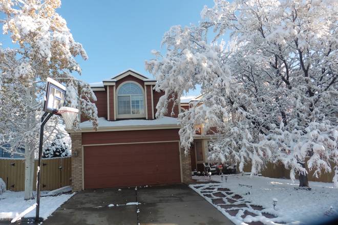 house front garage - Gorgeous 3000 sq feet house, 5 BD-4BTH