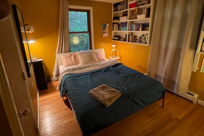 bedroom - Furnished Room in Echo Hill, quiet family neighborhood on PVTA House
