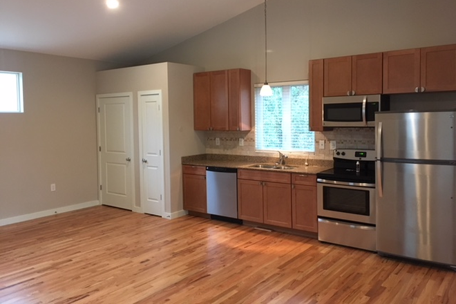 Kitchen - Cozy private apt