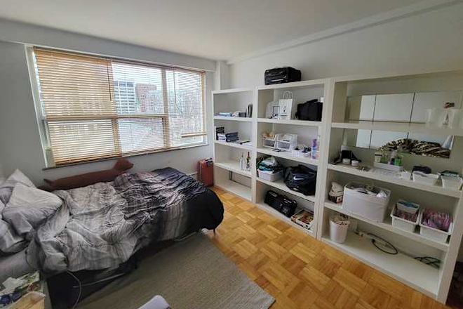 Furnished Bedroom - 1 Furnished Bedroom in St Clair Neighbourhood