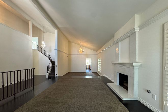 - Stunning, Spacious 4BD/3BA Luxurious Home in University City! Only $6,495/mo!