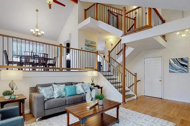 living room - 5 Bedroom Outdoor Paradise Next To Bike Path in Gunbarrel!