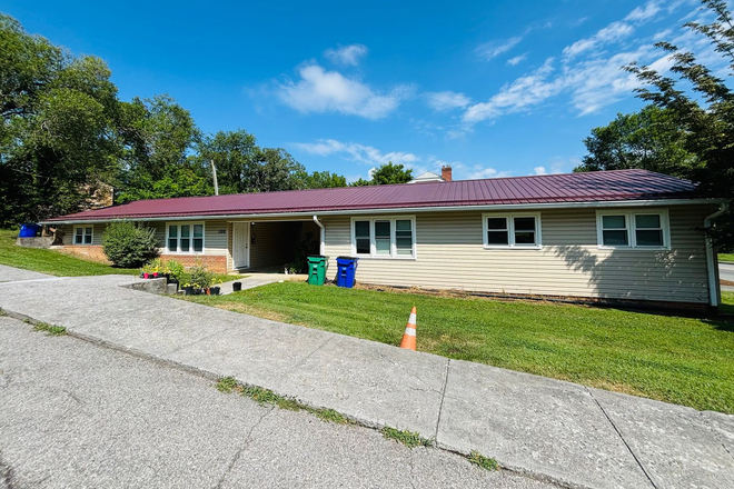 - 3 Bedroom, 2 Bath Duplex
