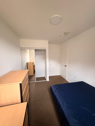 Spacious room - South Campus Commons
