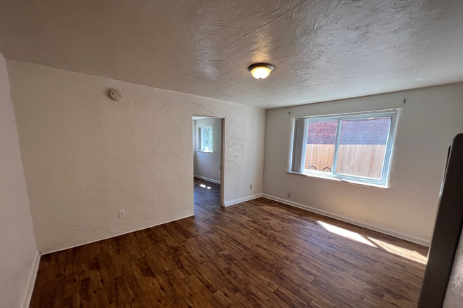 Living Room - 1 Bed, 1 Bath at 955 16th on the hill Apartments