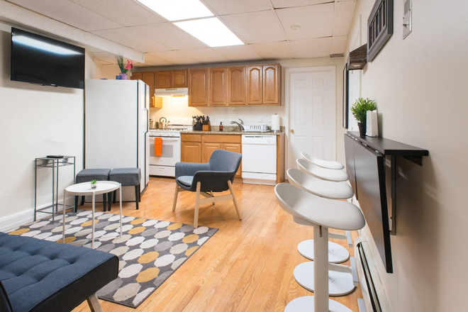 Call NOW for showings! 617-236-8550 - BAY STATE RD - *NO FEE* GRDN LVL 3 OR 4BR *AVAIL NOW* W/ DW, LNDRY IN BLDNG, 2.5 BATH, RNTL PRKNG! Apartments