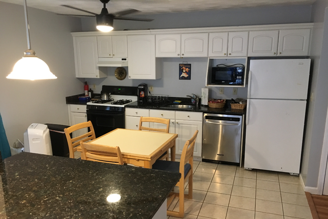 Kitchen - Great bedroom in house - MIT, Harvard, Central, Kendal, Inman, Union, Whole Foods, Red Line
