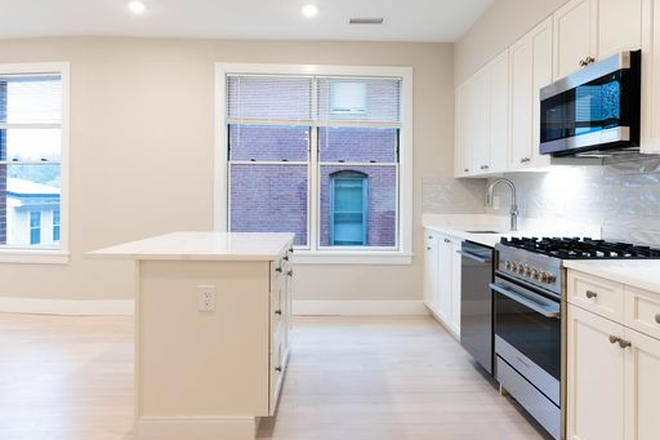 . - STUNNING 1 BED WITH IN-UNIT LAUNDRY, NO BROKER FEE!! AVAIL 9/1/2026!!