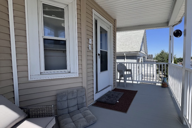 -- - 6 BED 1.5 BATH BARGAIN NEAR TUFTS UNIVERSITY Apartments