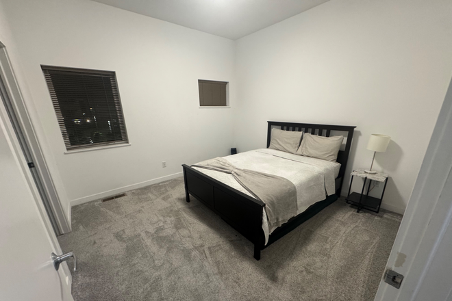 shared bedroom, will be different beds - Condo