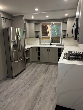 Kitchen - 3 bedrooms with laundry in Annex House